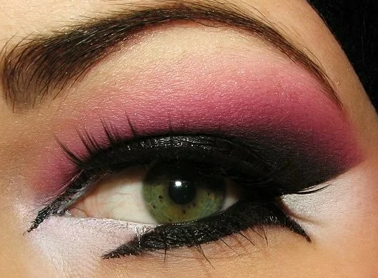 pinks makeup. Pink black arabic makeup style