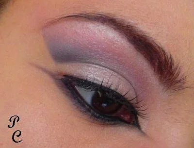 Sweet eyeshadow makeup in pink. Cute pink eyeshadow makeup ideas.