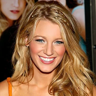 Blake Lively Summer Makeup 2010 – Bright pearl shimmery eyeshadow